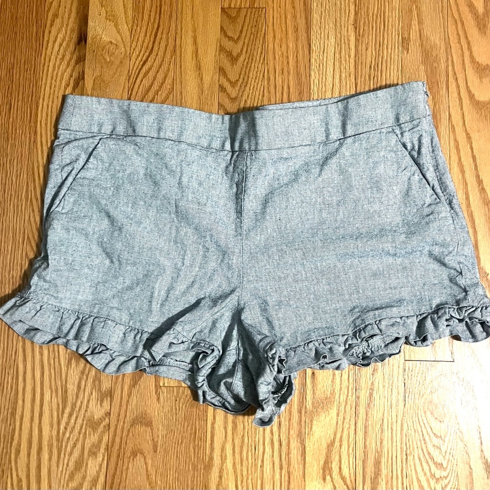 LOFT Ruffle Short - Picture 3 of 7